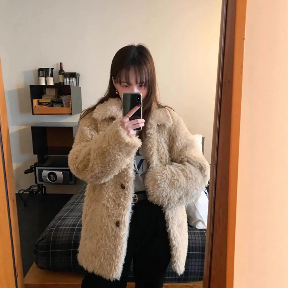

Women's Lamb Fur Collar Faux Fur Coat Winter Jaet Single Button Leather And Fur Inteated Korean Sle Loose Fit Thiened