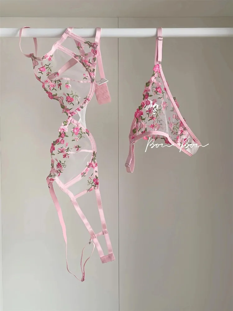Japanisches Anime-Schauspielerin-Spitzen-BH-Set, romantische durchsichtige Unterwäsche mit Blumenstickerei, schwere Spitze 32-38B/C Lingeri mit vollständiger Abdeckung