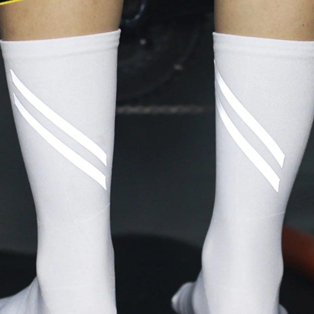 

1 Pair Reflective Reflective Cycling Socks Sweat-absorbent Deodorant Reflective Sports Socks Not Deformed Breathable