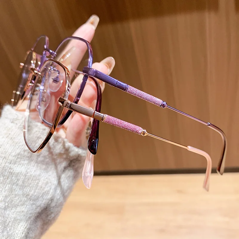 2026 Photochromic Metal Polygonal Myopia Glasses Simple Versatile Delicate Shimmering Temples Women's Shortsighted Eyewear