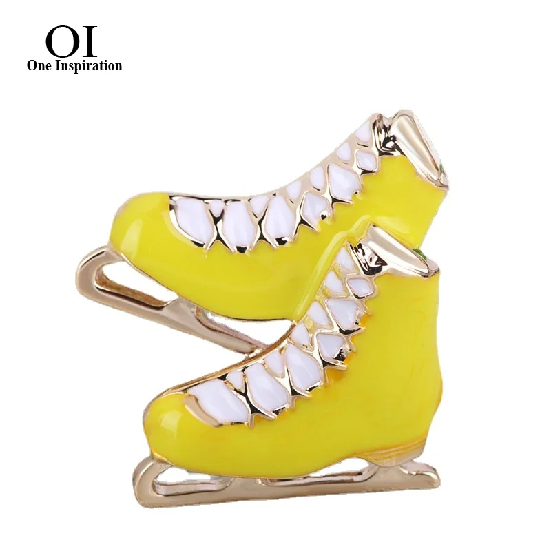 OI New Fashion Black Roller Skates Brooch Pin Sleigh Shoes Shape Brooches Enamel Gold Color Jewelry for Boys Girls