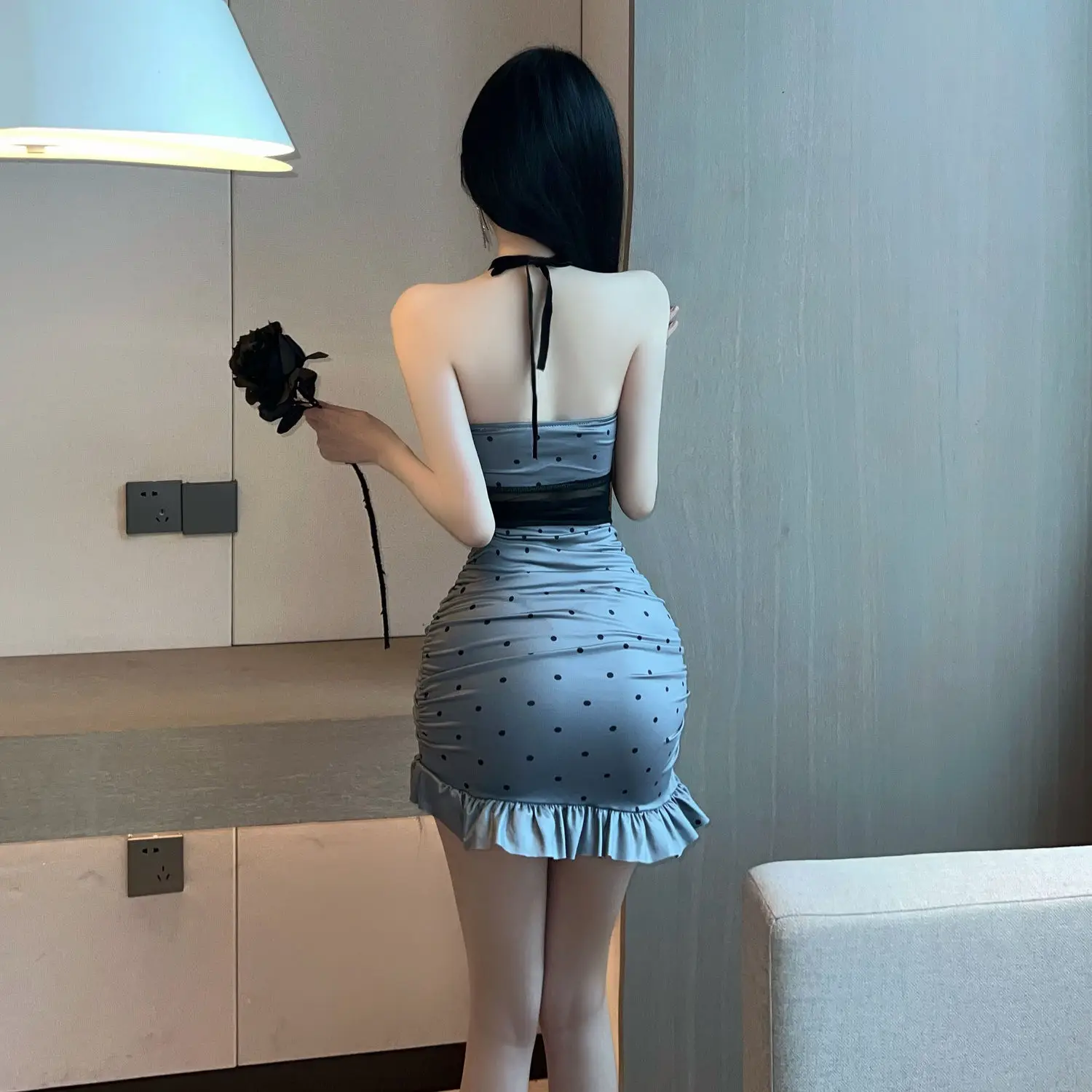 Sexy emagrecimento renda plissado halter vestido baixo corte sem costas cintura oco bodycon mini saia