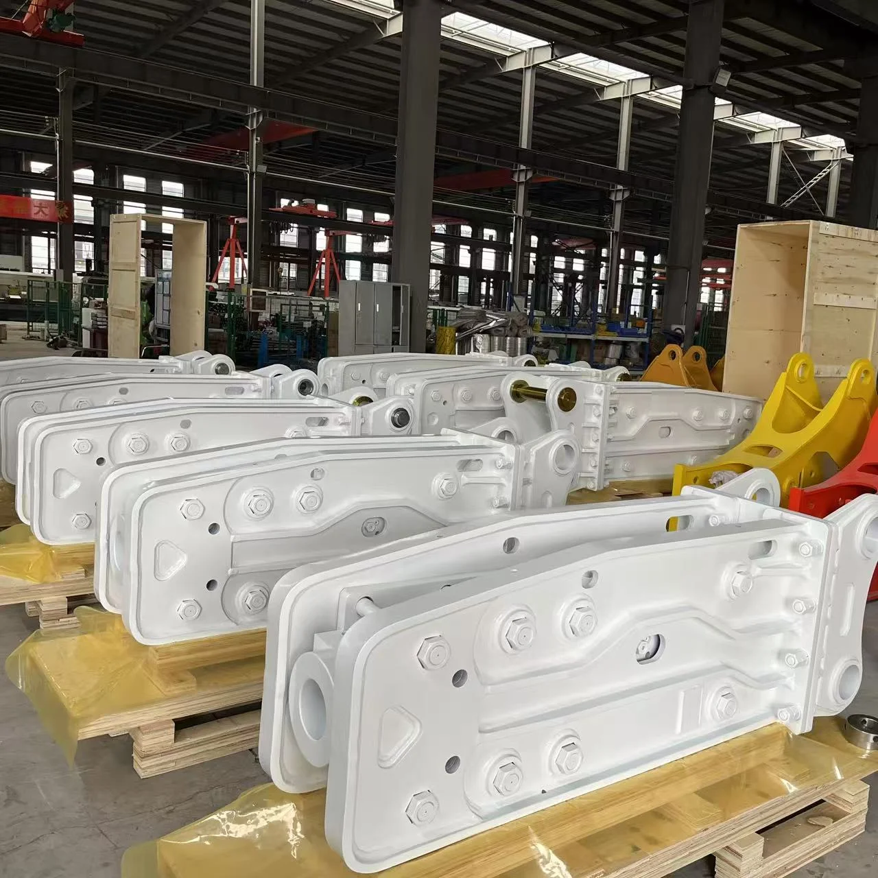 หัวเจาะไฮดรอลิกสำหรับรถขุด HB15G ทางเลือกที่ดีสำหรับการรื้อถอนหินและคอนกรีต