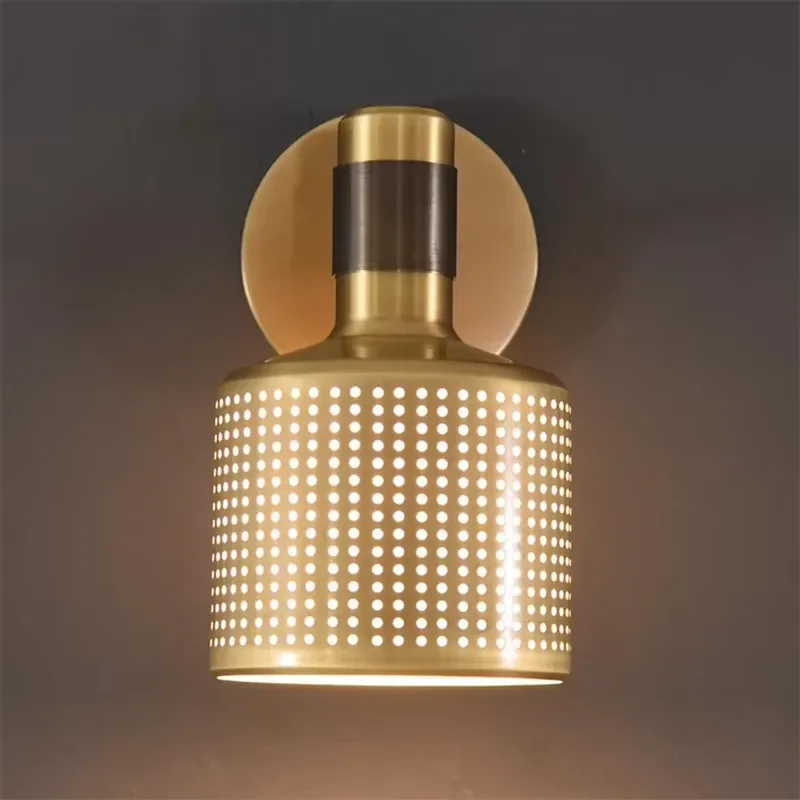 Modern Crystal Wall Sconce Brass Finish Indoor Reading Light for Bedroom Bedside Decor Contemporary Vanity Lamp Bathroom
