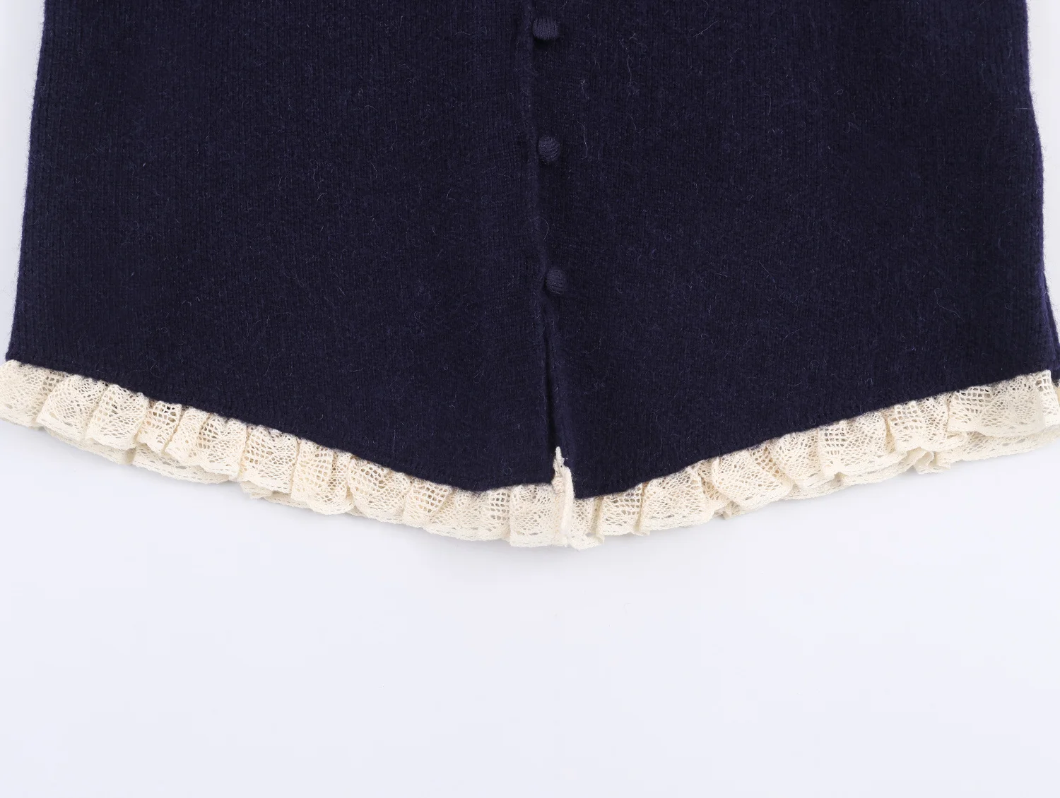 Cardigan lavorato a maglia con colletto tondo con bordi in pizzo a maniche lunghe SS semplice alla moda casual delle nuove donne invernali 2025