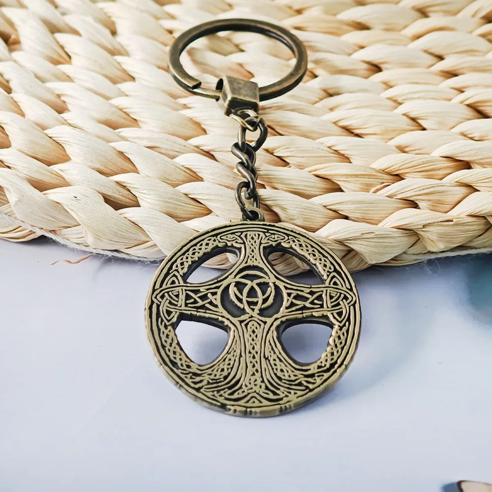 Celtic Tree of Life Keychains Viking Knotwork Metal Keyring Pagan Amulet Talisman Collection Backpack Pendant Decoration Gift