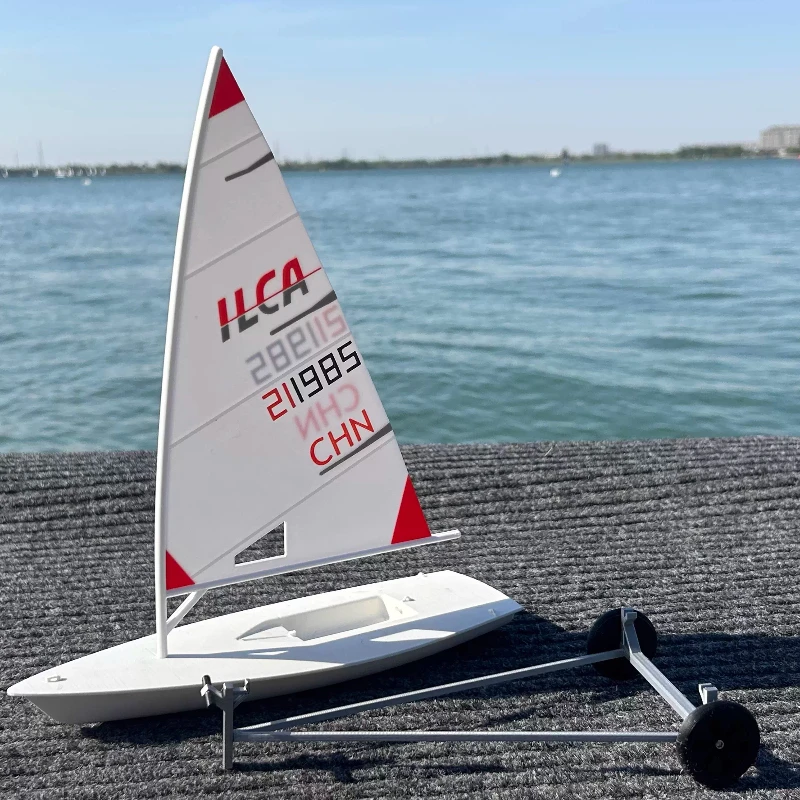 Model żaglówki drukowany w 3D na poziomie ILCA, model żaglówki wyścigowej z poziomem laserowym, precyzyjny statyczny model statku kolekcjonerskiego z ramą łodzi.