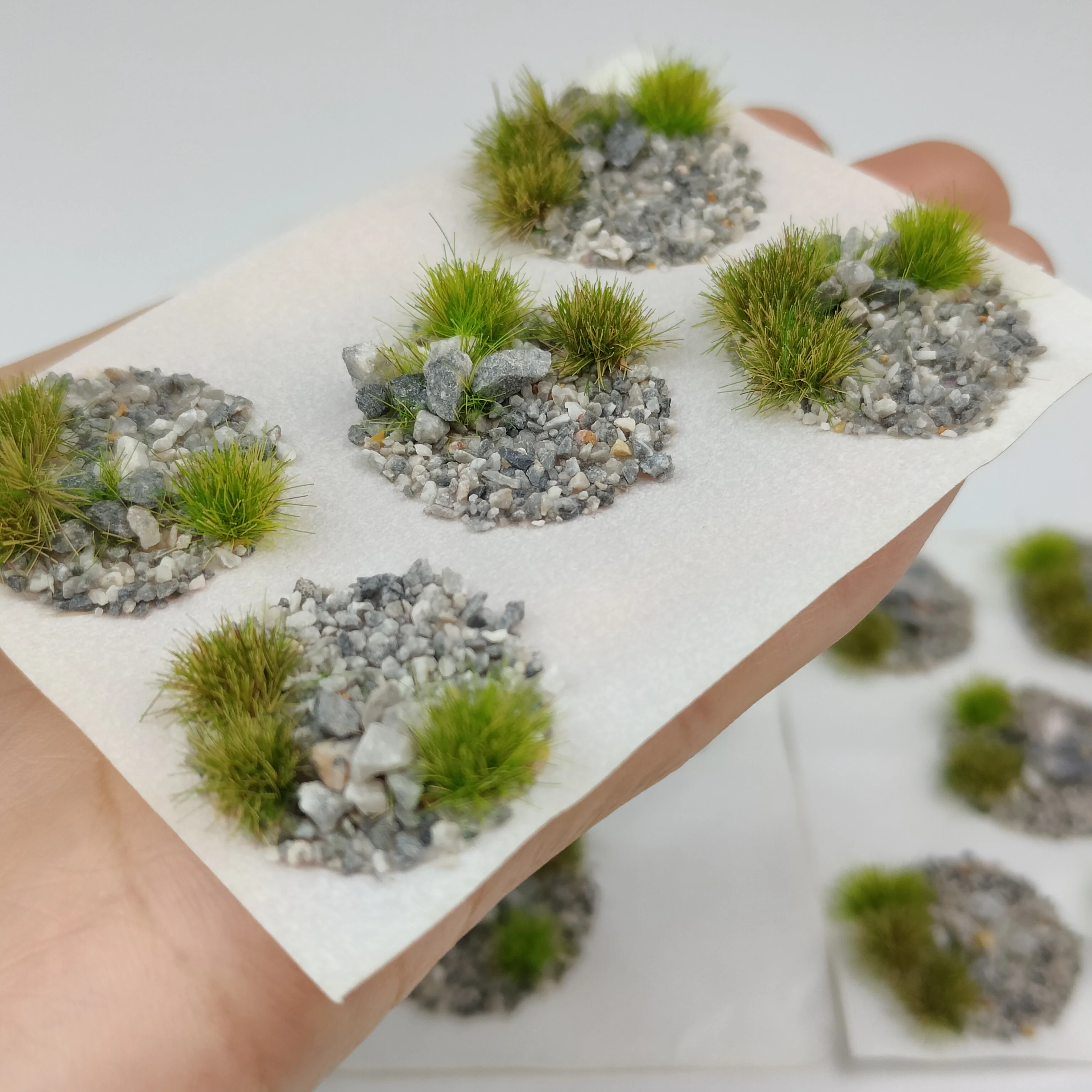 Simulation Circle Gravel Grass Tufts Model Making Materials DIY Wargame Platform Scene Mini Stone Meadow Diorama Accessories