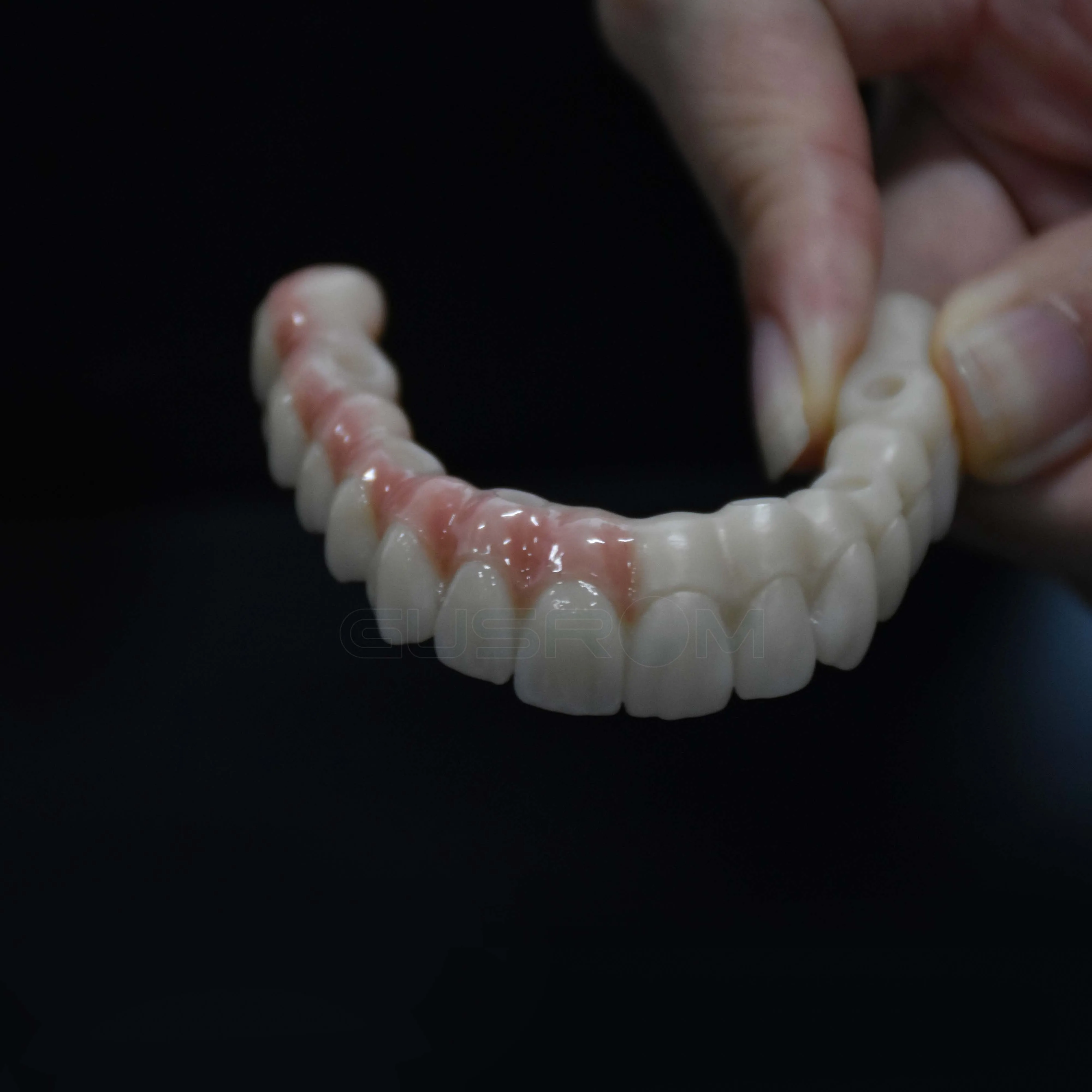 GUSROM 3D PRO Multilayer Zirconia Block 98mm A1 A2 A3 Open System 1050MPa High Strength 57% Translucency for CAD CAM Dental Crow