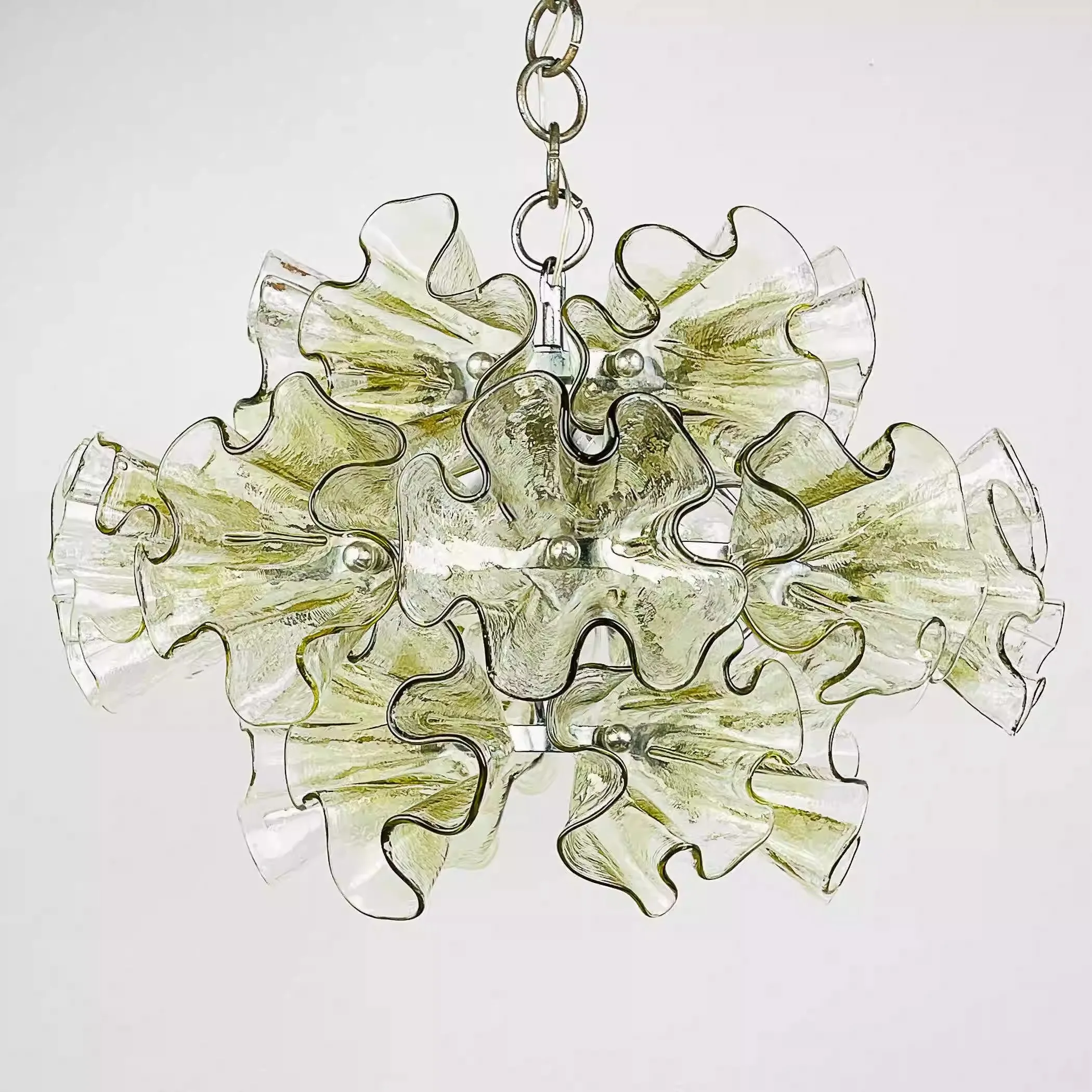 

French Postmodern Flower Shaped Glass Pendant Lamp Luxury Chandelier High-Quality Light for Bedroom Restaurant Lighting Fixtures