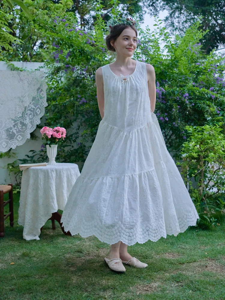 

Spring Summer Women French Mulberry Silk Embroidery White Hand-Picked Flower Patchwork Flared Skirt Loose Round Neck Vest Dress