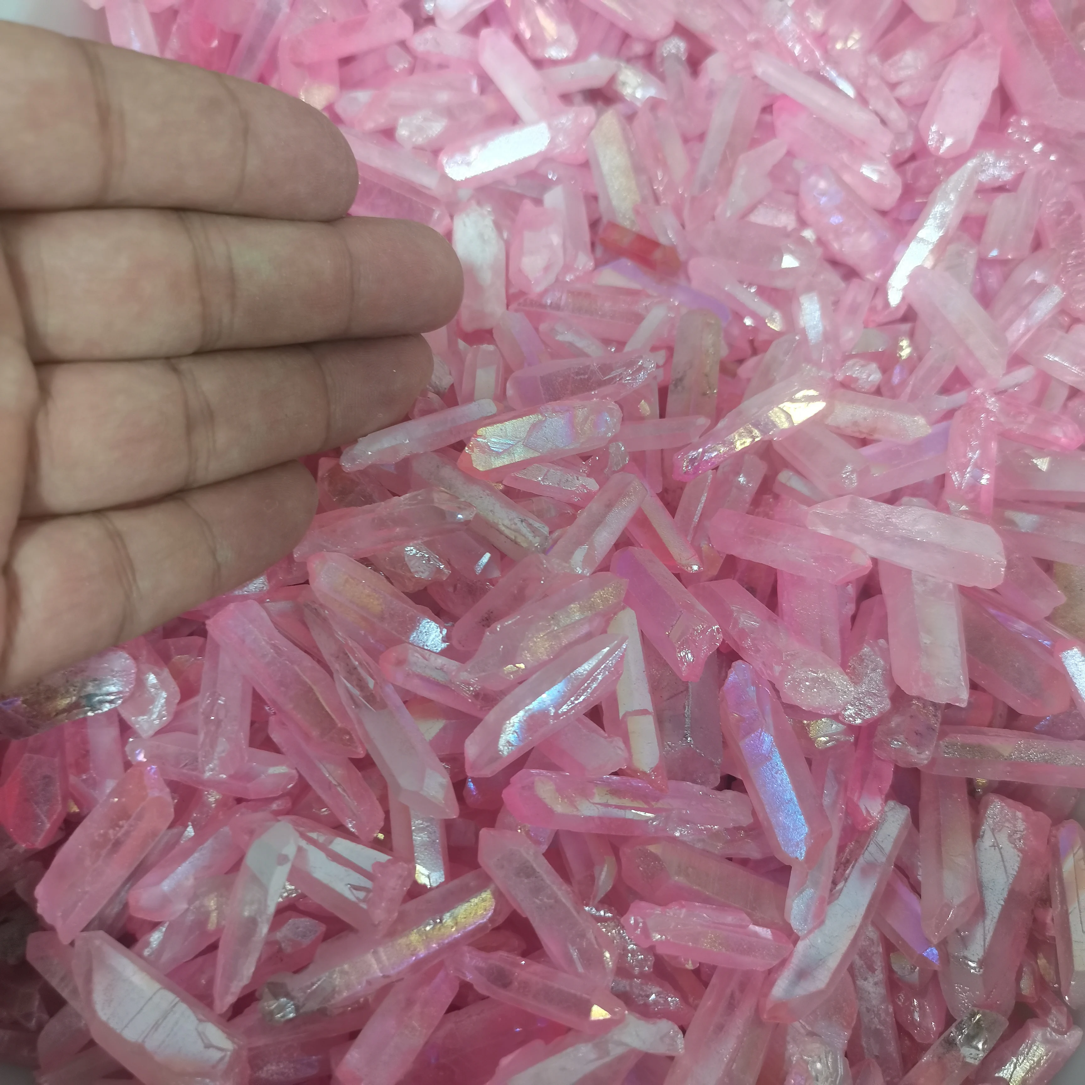 1kg/bag Natural Pink Crystal Clusters Home Crafts Color-plated Single-pointed Electroplated Pink Crystal Column Ornament Energy