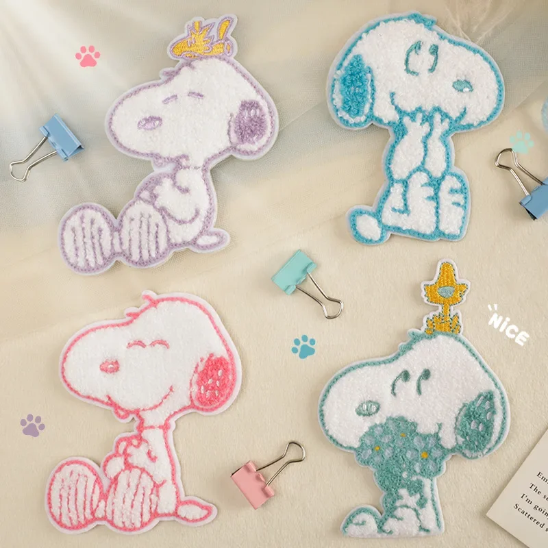 

Miniso Shinier Towel Embroidery Cute Snoopy Self-adhesive Embroidery Sticker Clothing Accessories Patch Cloth Sticker