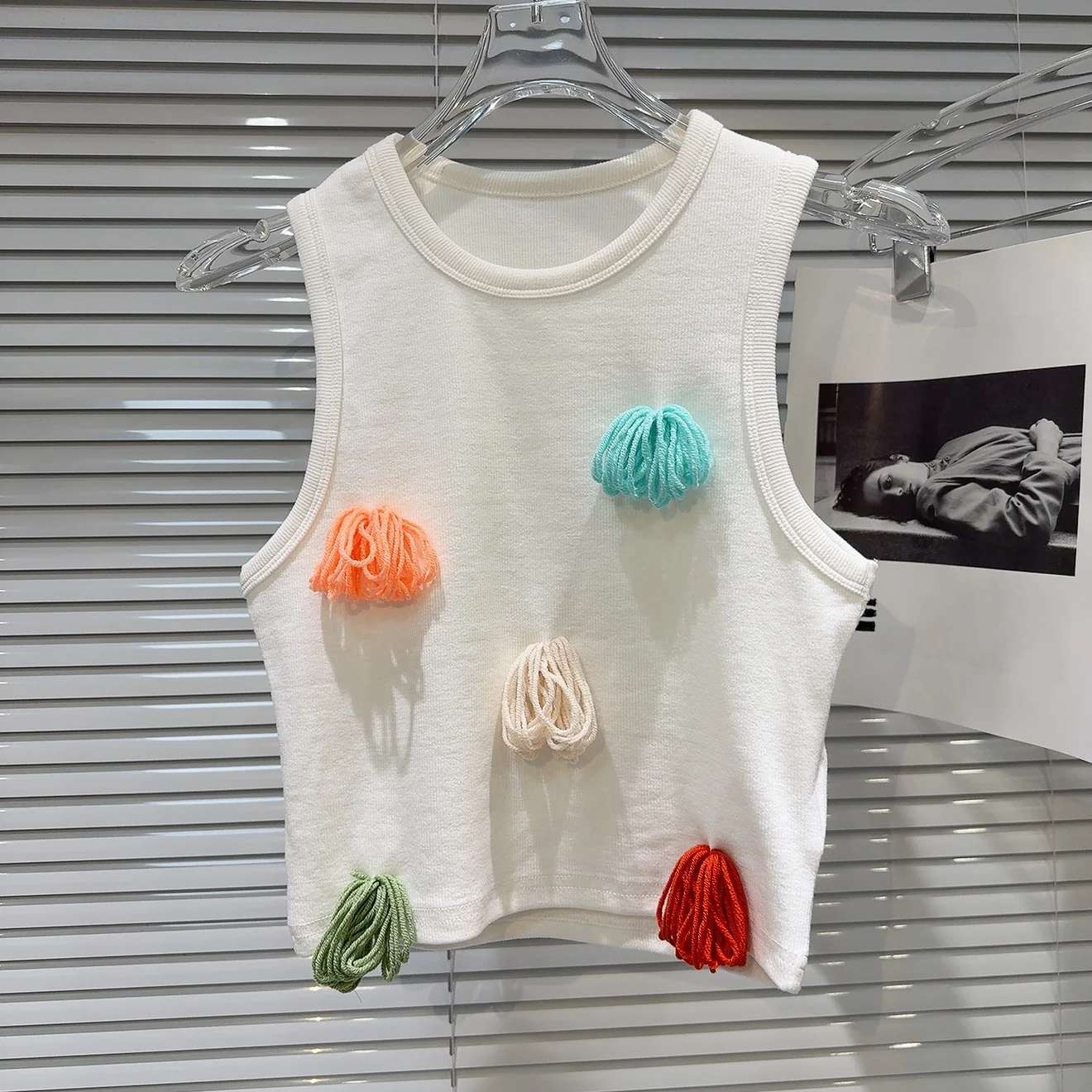 

Вязаный шар с 3D украшением, приталенный жилет, футболка, уличный пуловер длиной Sle ort, чистый цвет, индивидуальный дизайн