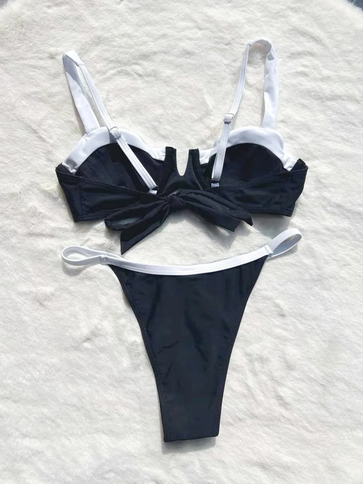 Soutien-gorge rembourré et string en patchwork pour femme, maillot de bain sexy, ensemble deux pièces, noir et blanc, style brésilien, à la mode, 2024