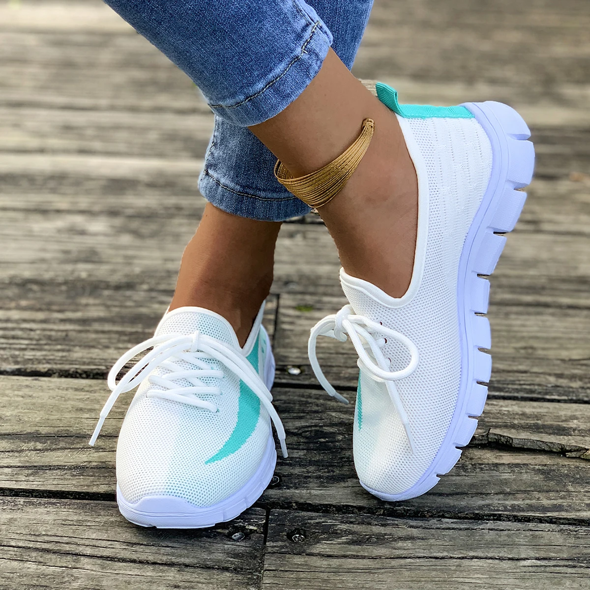 Women Casual Shoes New Fashion Comfortable Breathable Mesh Sneakers Women Lightweight Slip on Couples Casual Shoes for Women