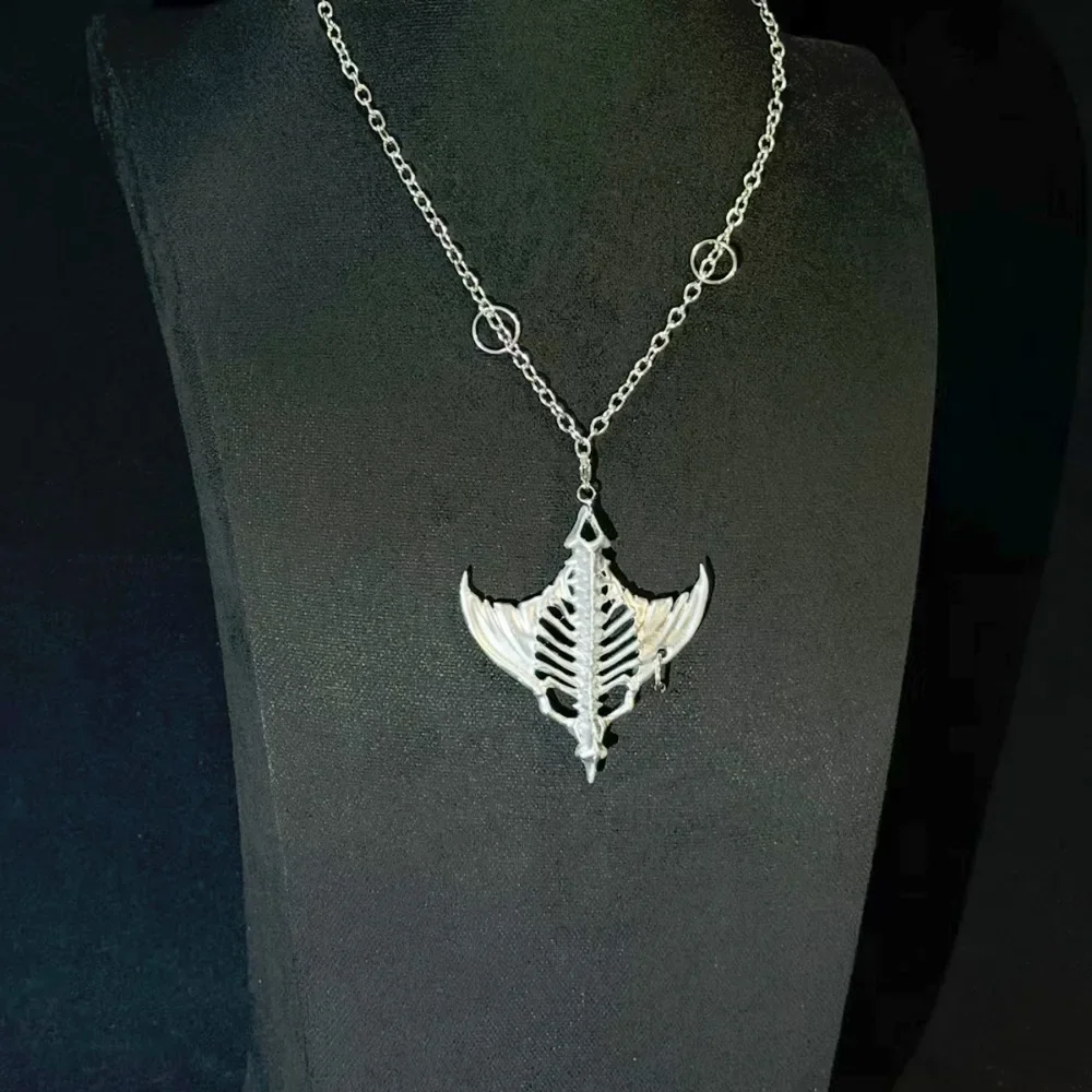 Gothic Devilfish Bone Charm Ocean Animal Jewelry Deep Sea Manta Ray Skeleton Hollow Pendant Necklace Unisex Statement Accessory