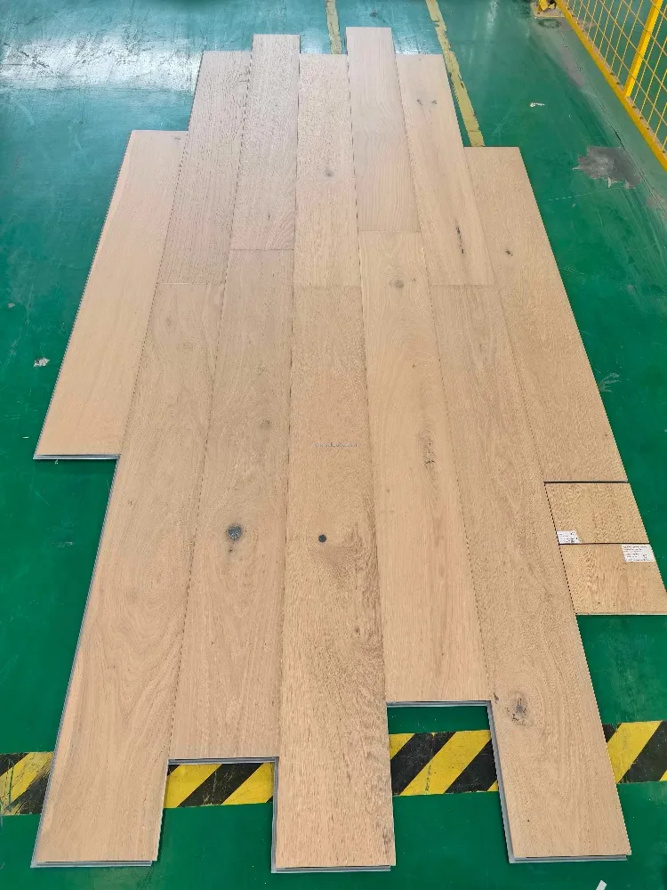 Versión personalizada, chapa de roble impermeable, suelos de vinilo, tablero diseñado resistente al desgaste