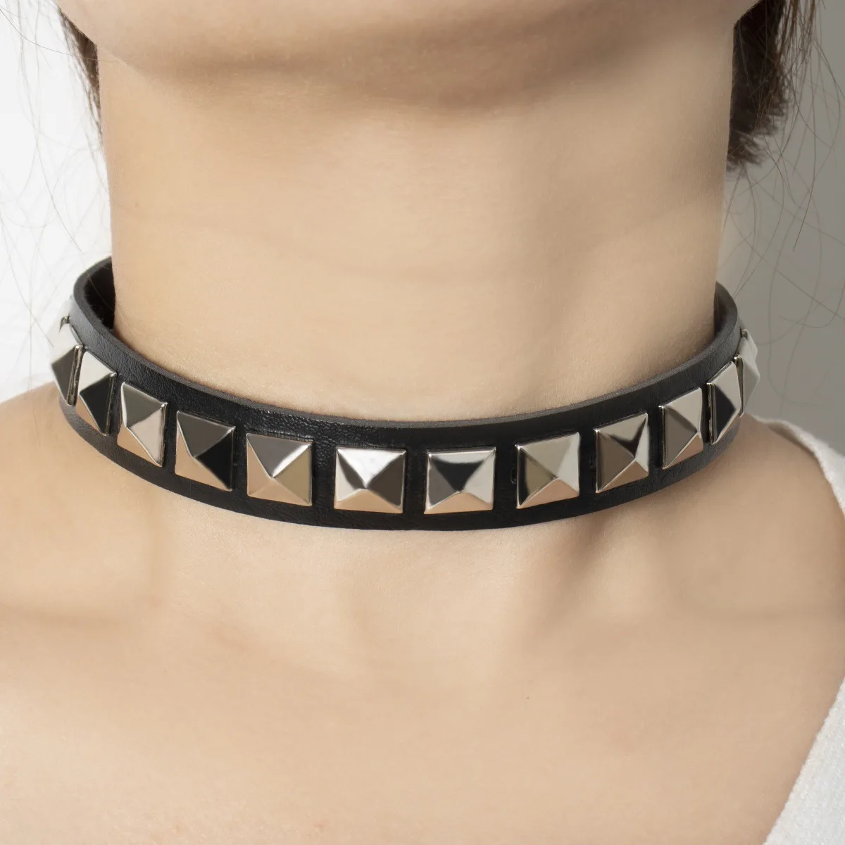 Women Punk Studded Choker Black PU Leather Square Rivet Neck Collar Gothic Rock Party Cosplay Necklace