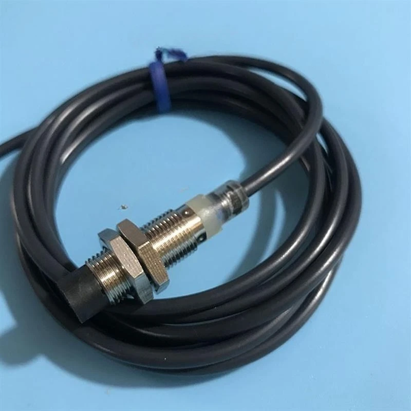 Proximity Switch E2…