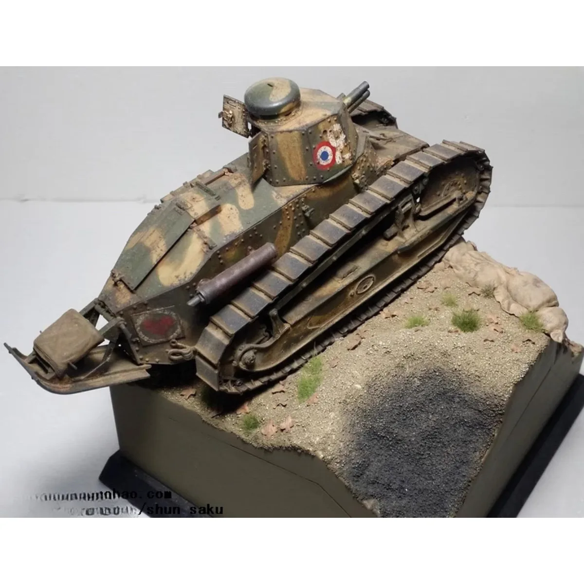 

Military Meng model TS-011 1:35 France FT-17 Light Tank Model Kit(Riveting octagonal turret)Need Assembly Toy Gift