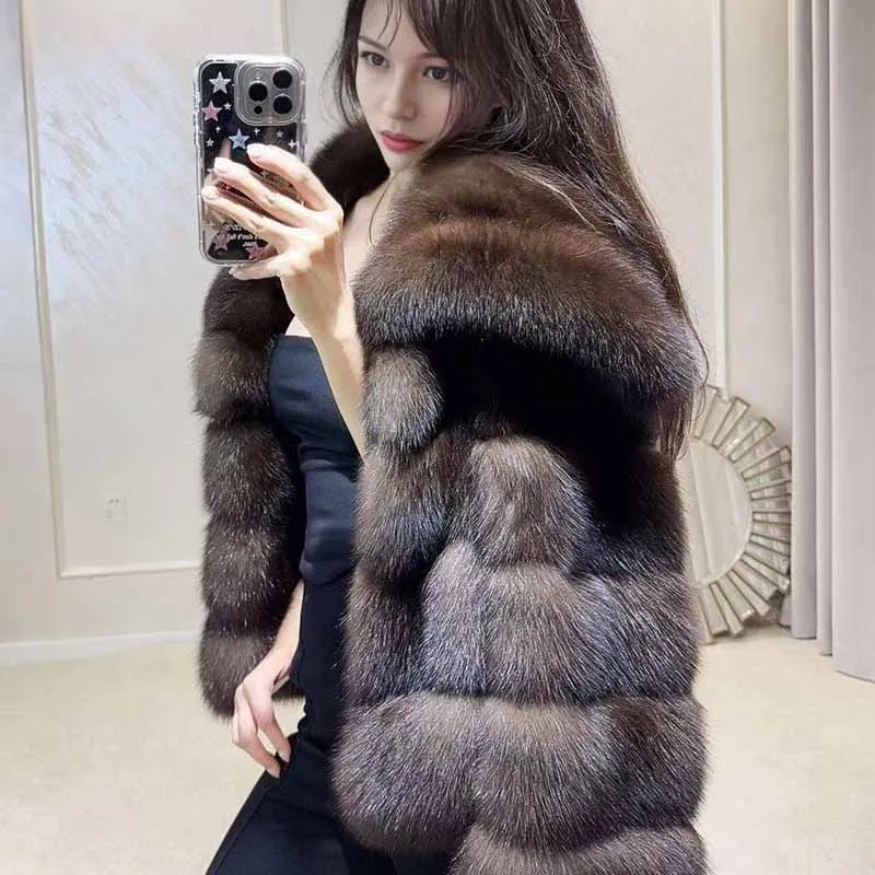 大きな襟のセーブルコート 冬用 厚手 若者向け ショート丈 エコファー レディースコート 2025年新作