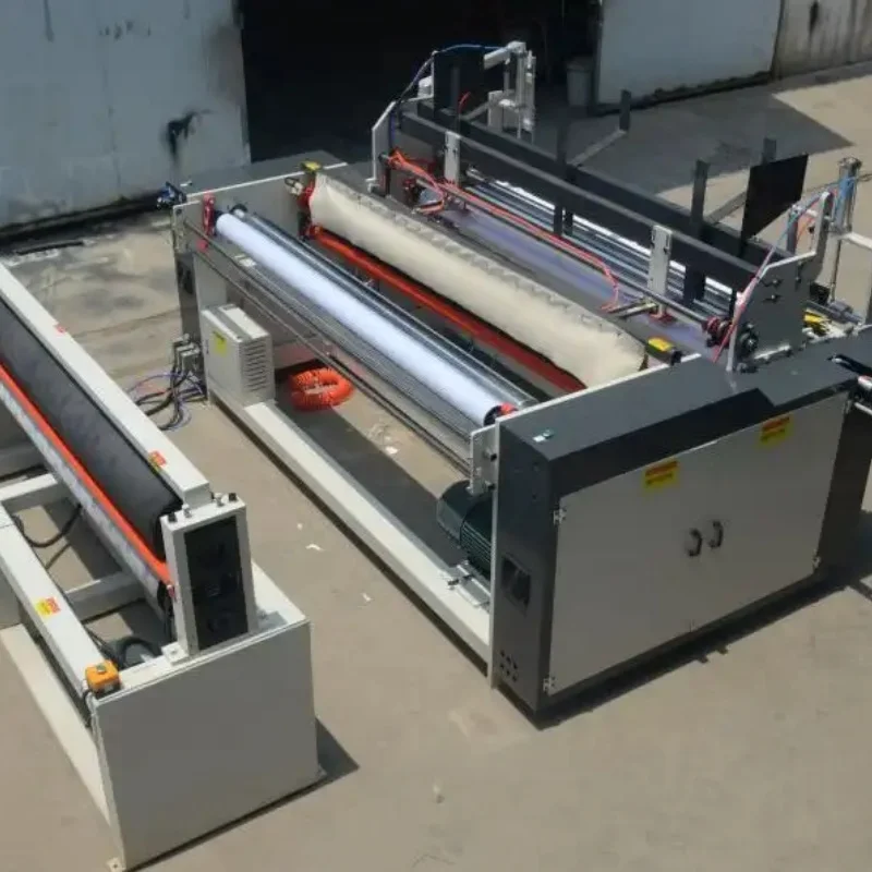 เครื่องผลิตกระดาษชำระความเร็วสูงและเครื่องทำกระดาษเช็ดครัวแบบม้วนและเจาะรู