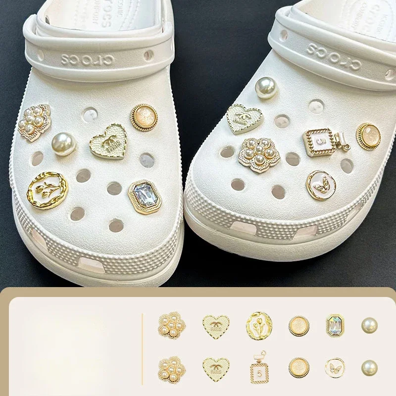 

White Gold Pearl Flower New Series of Crocs Hot Selling Removable Shoe Buckle Diy Slippers Shoes Flower Accessories Summer