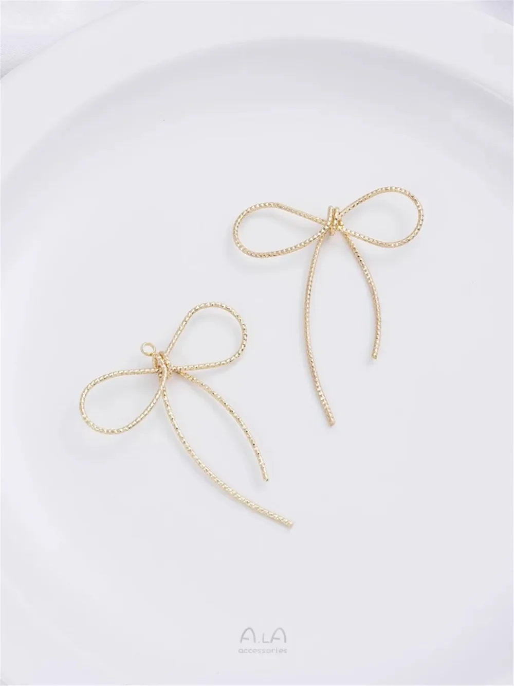 

Handmade Twisted Bow Frame 14K Gold Color Protection DIY Earrings, Pendants, Ornaments, and Accessories K100