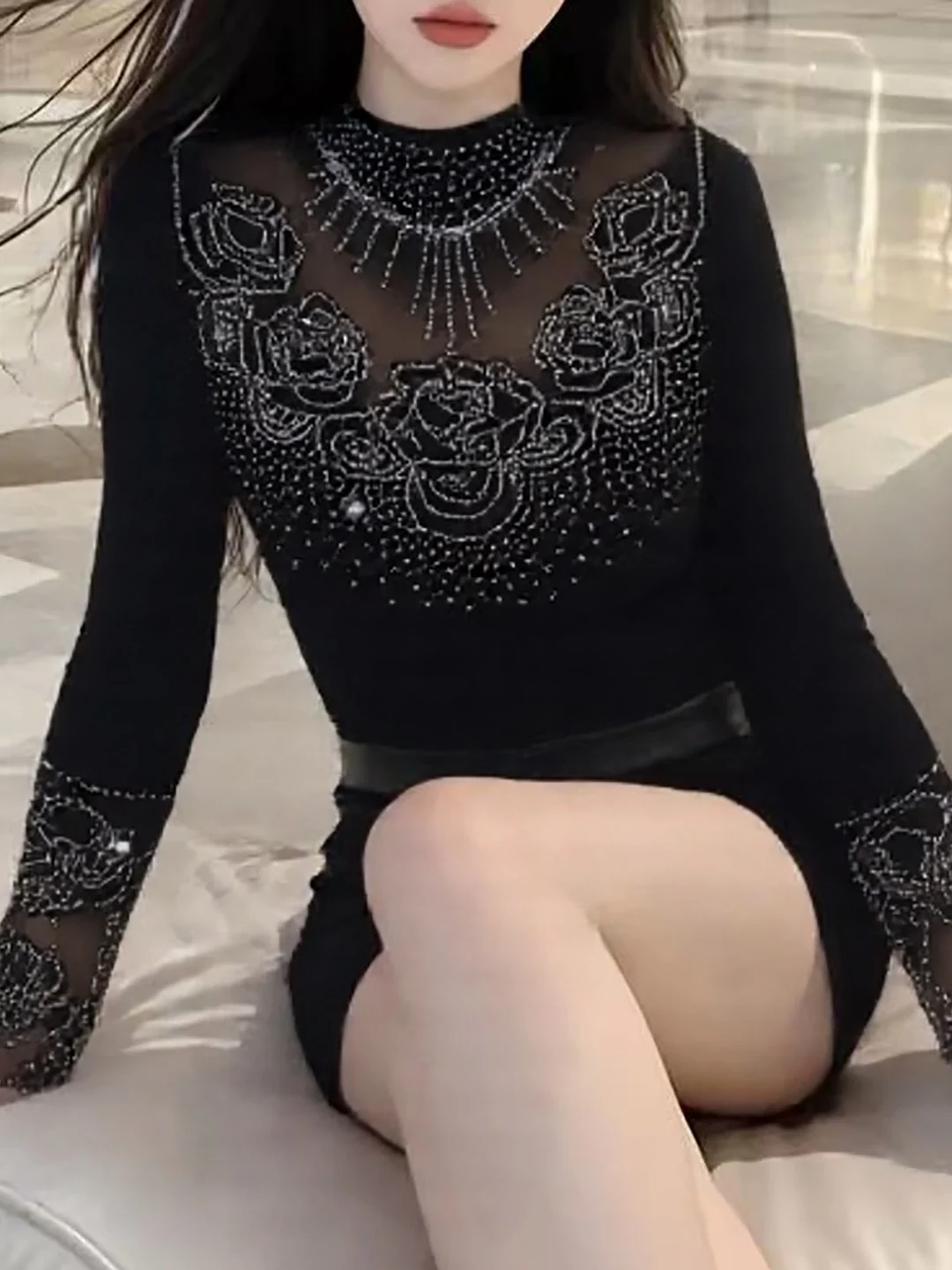Winter New High Collar Sequin Mesh Splice Long Sleeve Slim Fit Base Shirt Women Hollow out Top Sexy Style Universal Fit T-Shirt