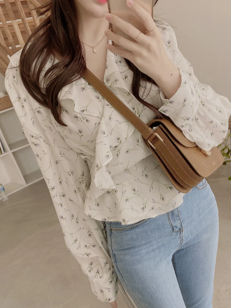 2022 Autumn Short Cute Tops Hot Sales Women Shirt Preppy Korean Japanese Style Date Girls Floral Ruffled Peplum Top Blouse 3122