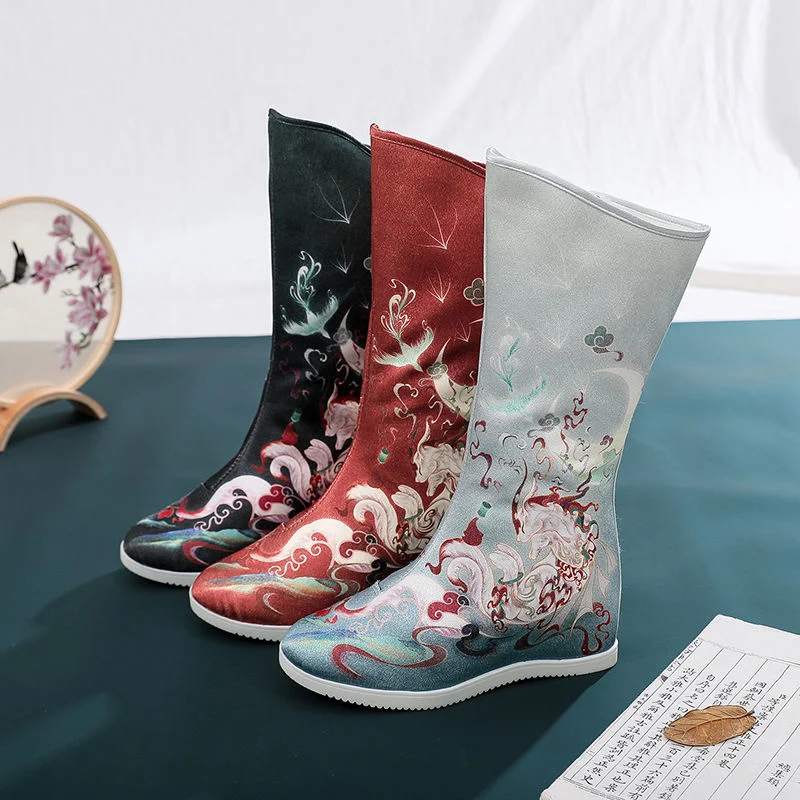 Light Cloud Fu Moon Rabbit Hanfu Shoes Children's Ancient Style Super Fairy Cloth Shoes Winter Plush Embroidered Boots Heighten