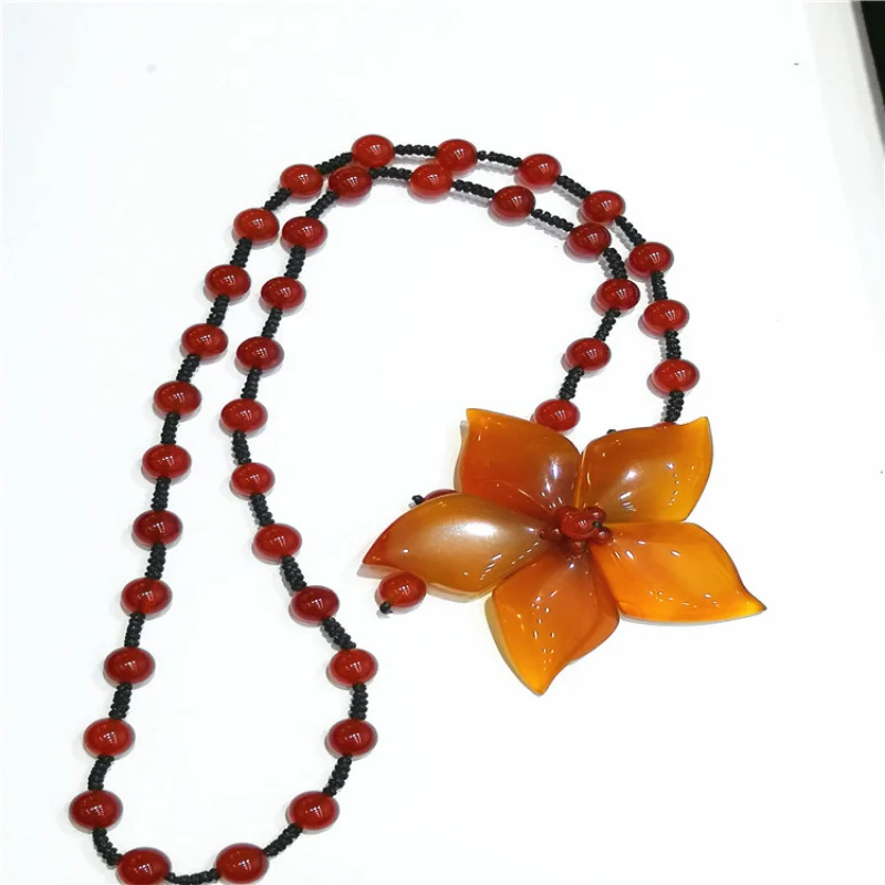 

Red Agate Sweater Outer Necklace Chain Jadeite Jade Bracelet