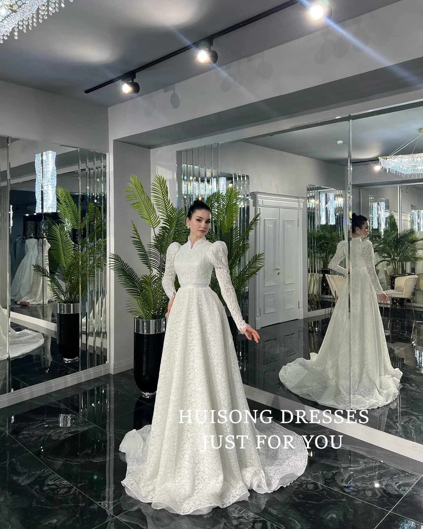 

HUISONG Customized Modest Lace Appliques Wedding Dresses High-Neck Long Sleeves A-Line Beach Muslim Bridal Gown vestidos