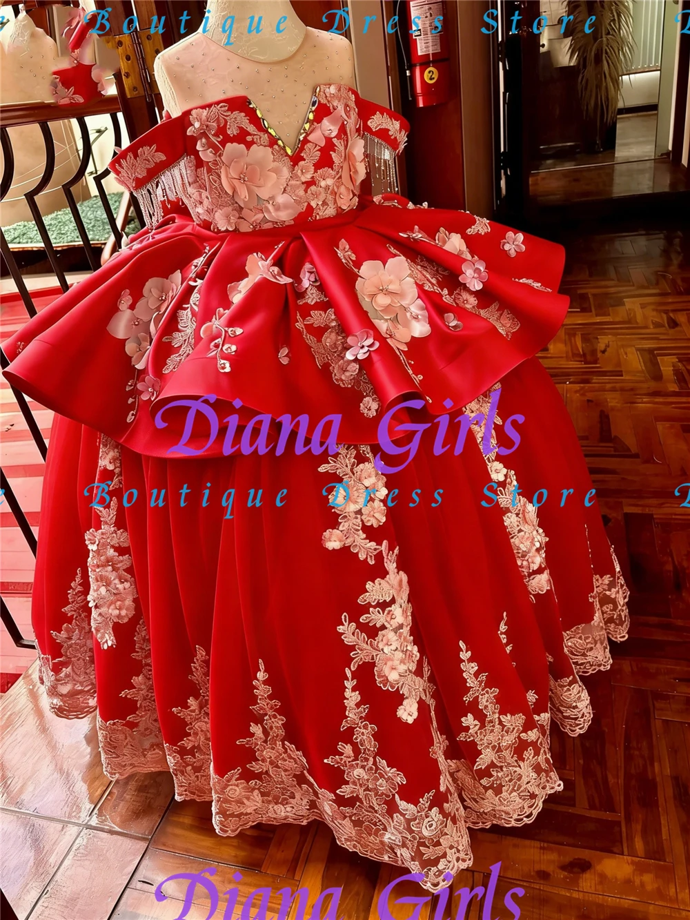 Luxurious Red Flower Girl Dress Quality Tulle Fluffy with Flowers Applique for Kids Birthday Wedding Party Evening Ball Gowns