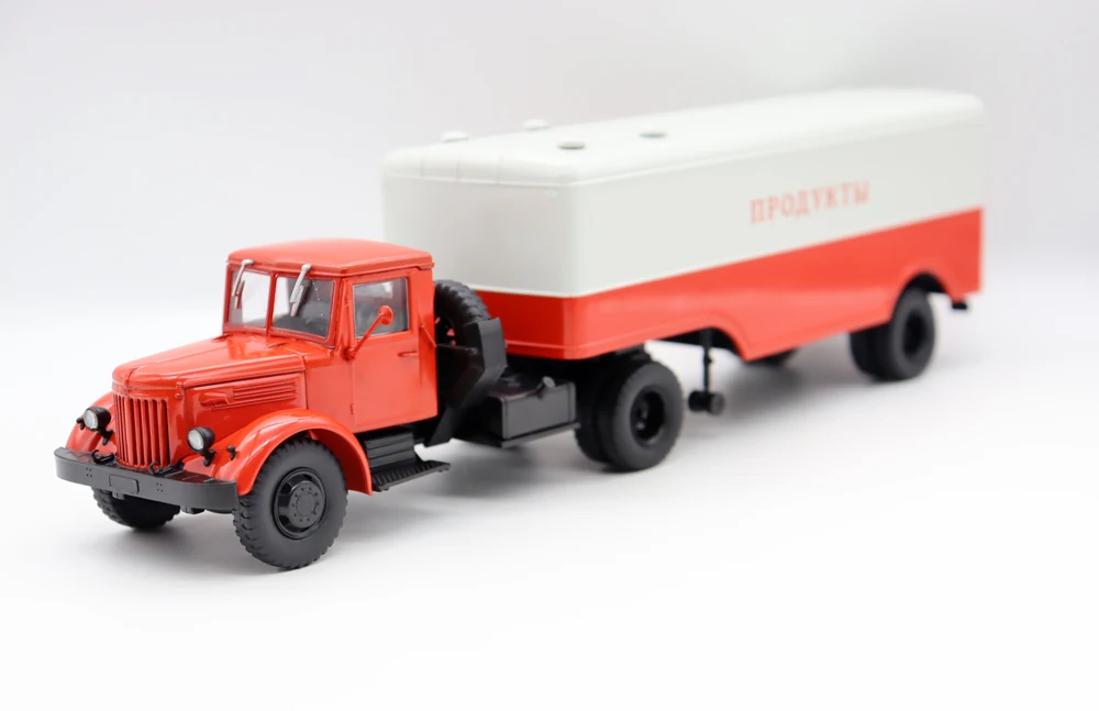 

NEW 1:43 MAZ-200B With Trailer MAZ-5217 Truck USSR Diecast Models For Collection