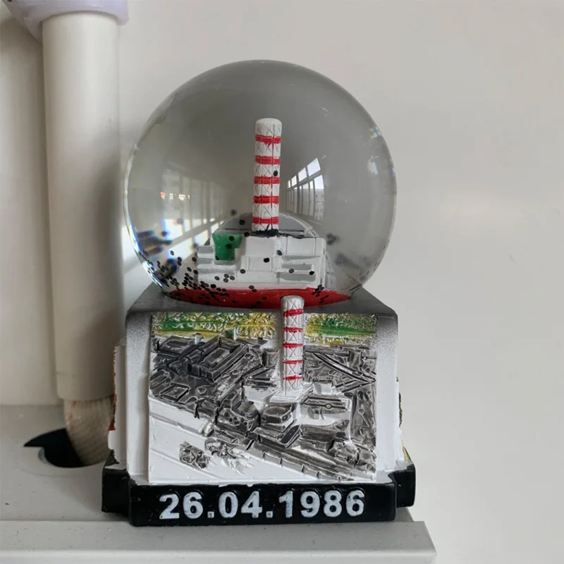 #26 Compare Snow Globes Before You Buy