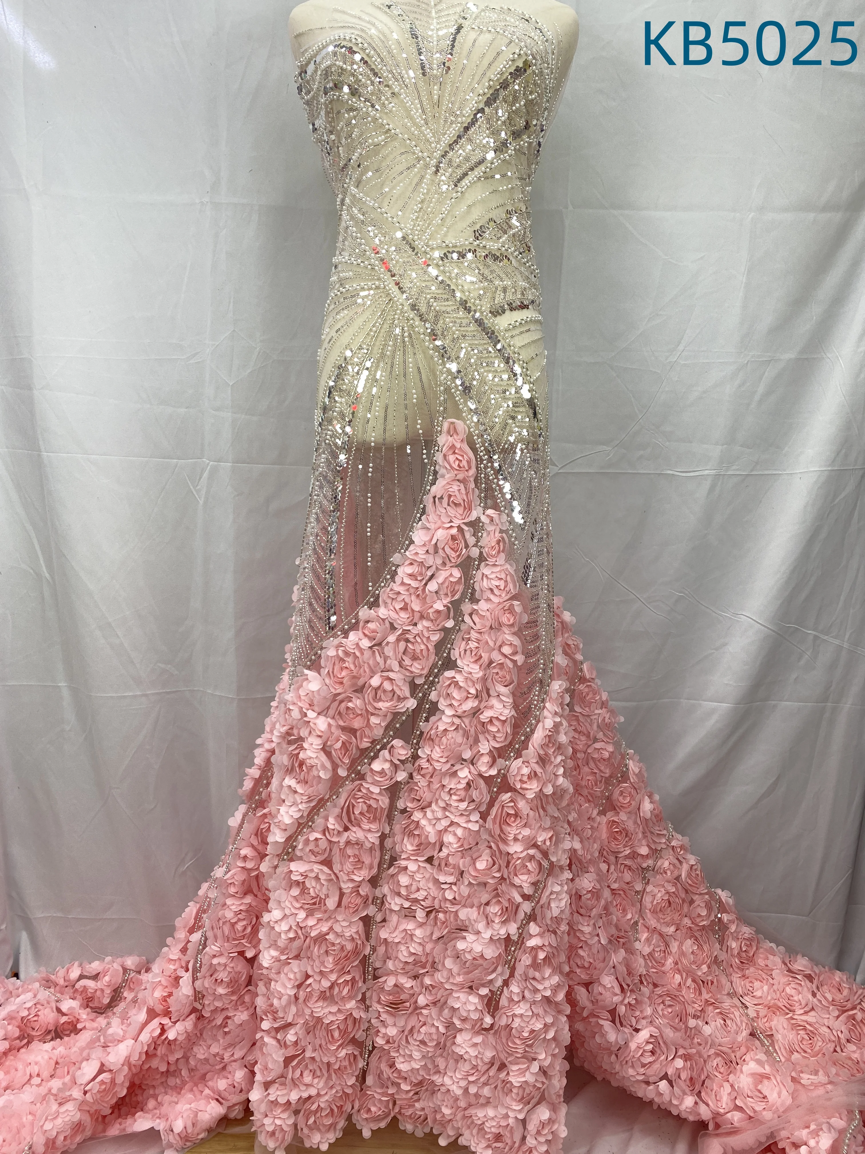 สีขาว 3D ดอกไม้เจ้าสาวลูกปัดผ้าลูกไม้ลูกไม้ไนจีเรียผ้า 2025 ลูกปัดผ้าหรูหราเลื่อมลูกไม้ Tulle สําหรับเย็บ KB5025