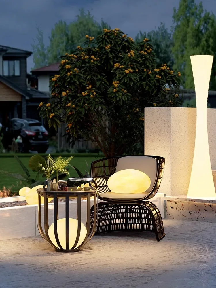 Outdoor waterproof solar pebble villa courtyard landscape light garden balcony creative personality lawn floor lamp