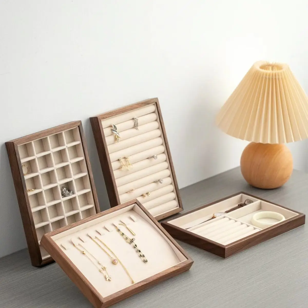 

Ins Style Jewelry Tray Organizer | Large Capacity for Earrings Rings Necklaces | Countertop Display Dish