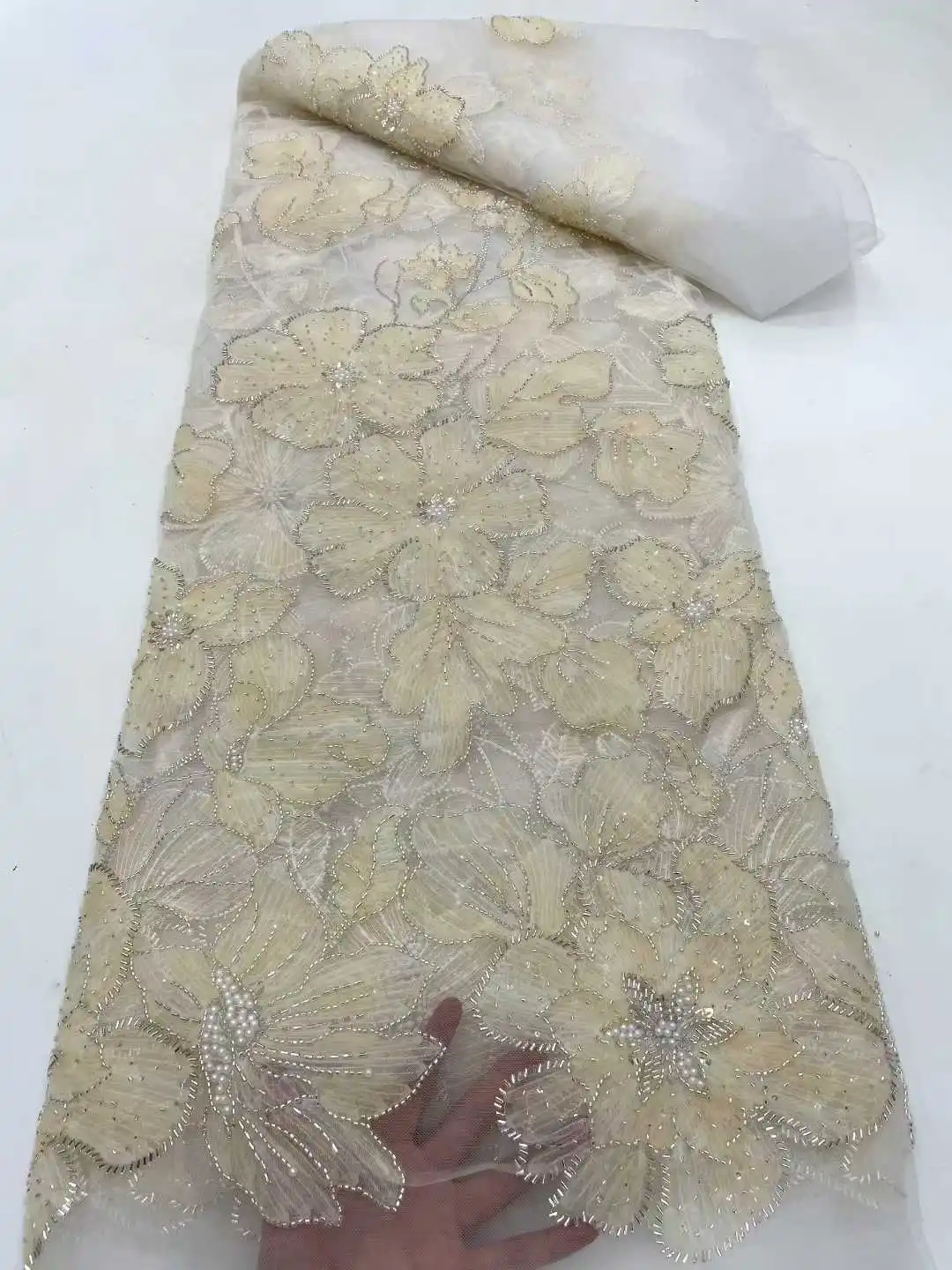 2025 Pizzo netto di tulle francese di lusso con paillettes e perline Tessuto di pizzo ricamato africano nigeriano Tessuto di pizzo per cucire