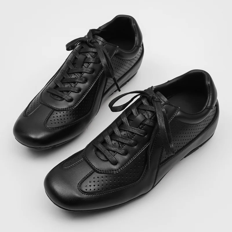 Breathable perforated men summer new casual sports shoes simple aesthetics dry comfortable suitable for daily commuting