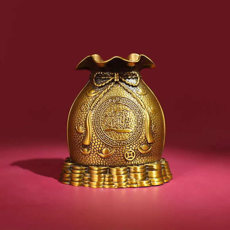 ingot ornaments, piggy banks, large money bags, home decorations