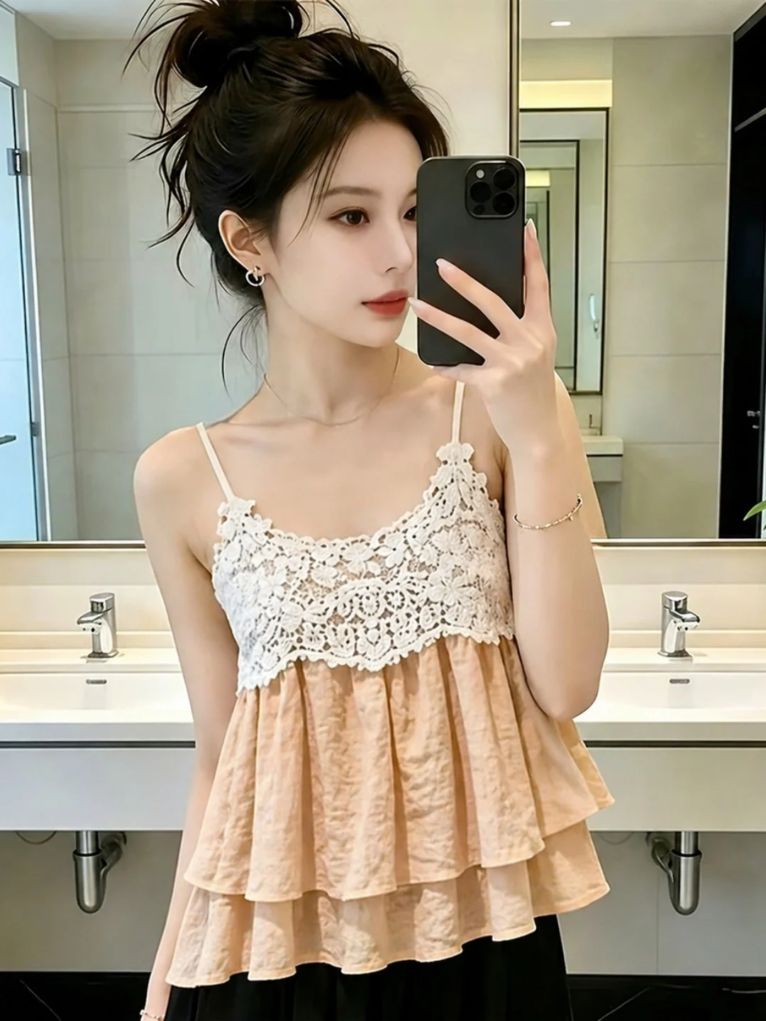 

Sweet Elegant Lace Splice Strapless Top Fashionable Summer 2026 Women's Loose Fit Commute Style Casual Sweet Design Sense