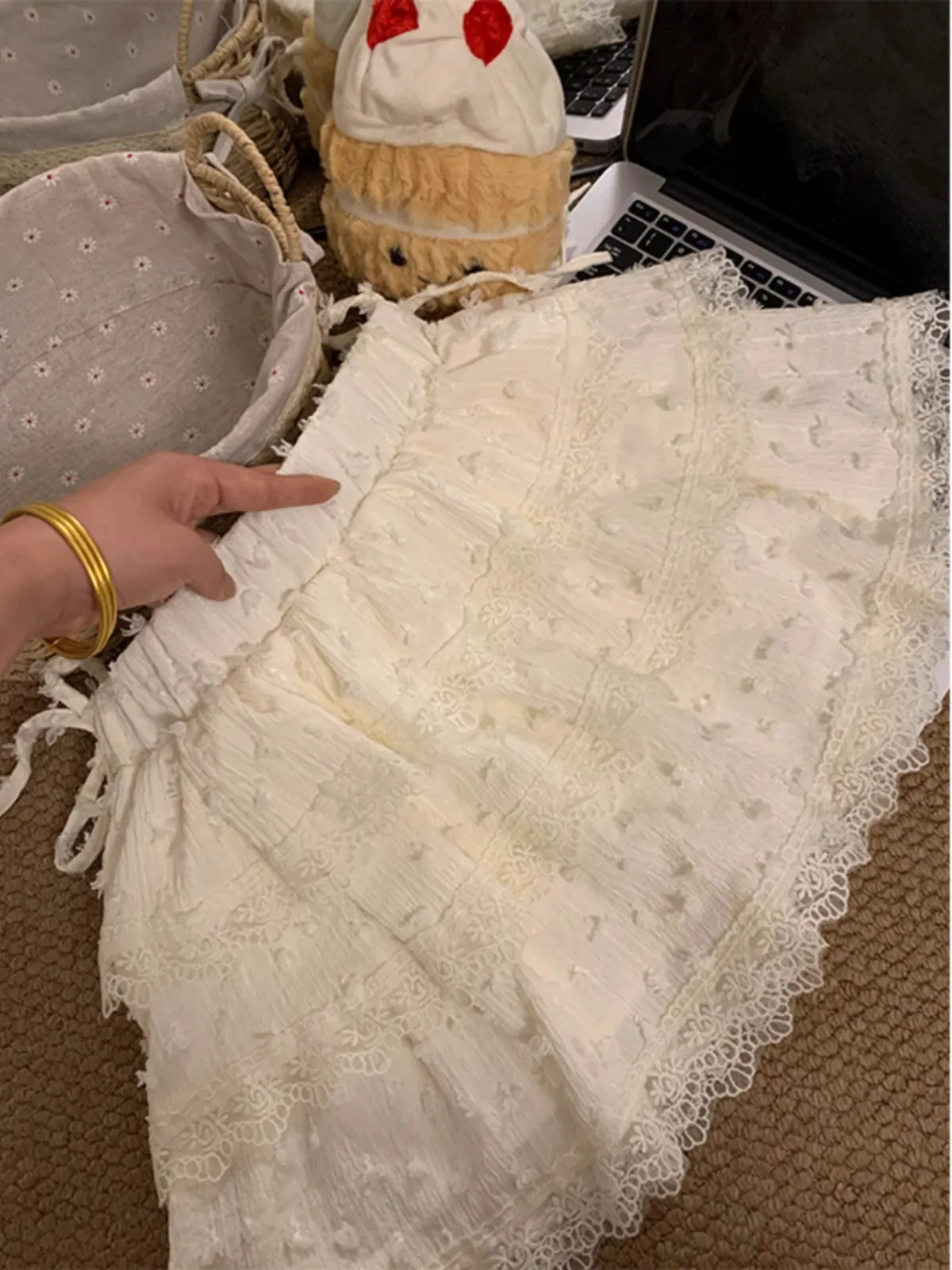 

Новая женская юбка с кружевной отделкой для весны и лета, в стиле Pure Desire, для модных девушек, А-силуэт, пышная короткая юбка с высокой талией, юбка-кейк.