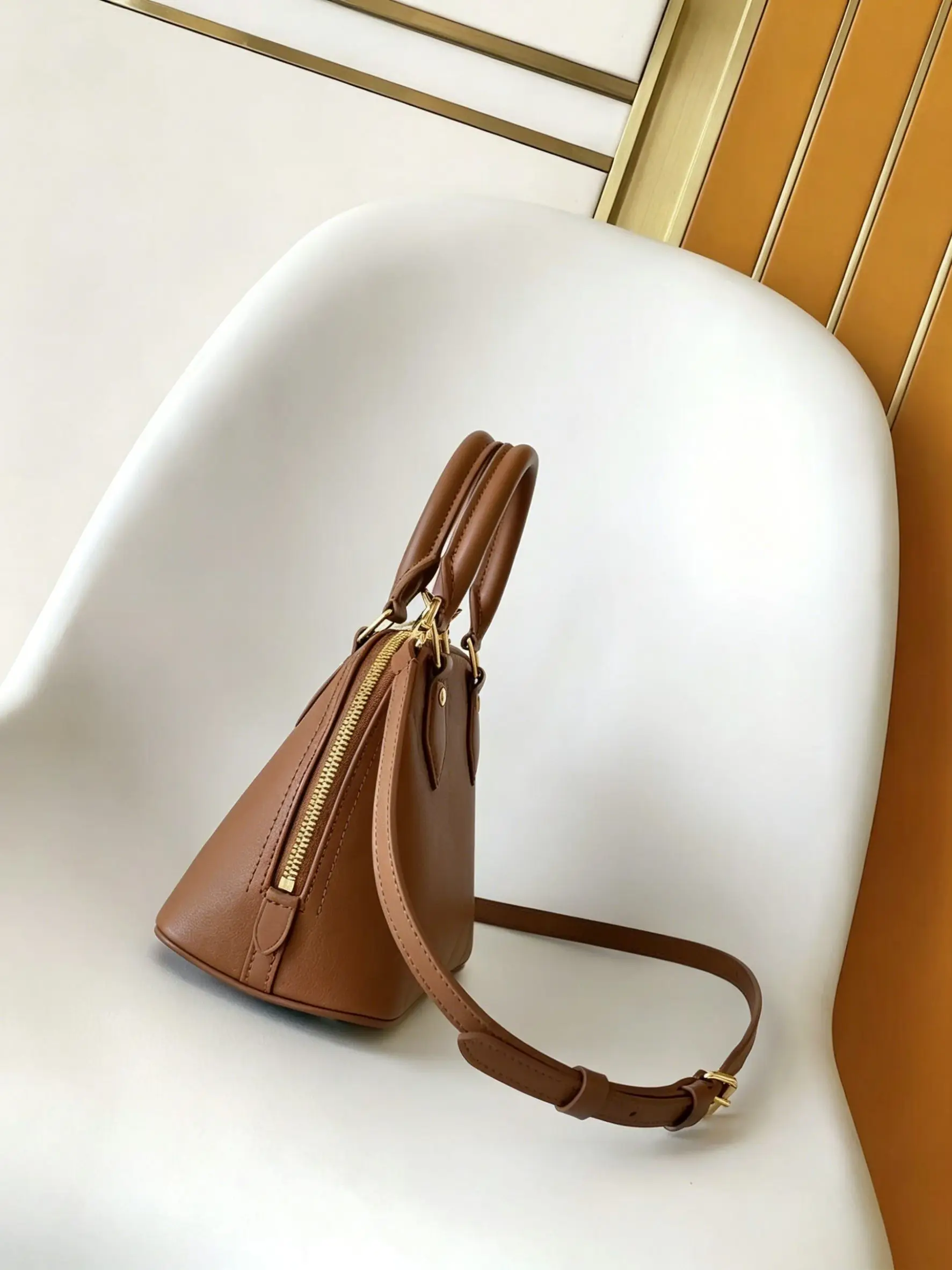 Heavy-duty Waterproof Water Repellent Oxford Fabric Daily Storage Bag Separated Independent Segmented Inner Compartments Adjustable Single Shoulder Crossbody Shoulder Handbag Ladies Large Storage Organizer