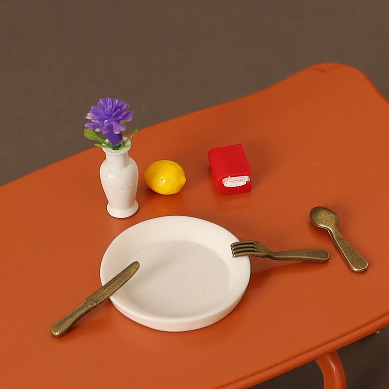 4Pcs 1:12 Dollhouse Plate Knife Fork Spoon Set Dollhouse Mini Tableware Accessories Dolls House Kitchen Decoration Play Toys