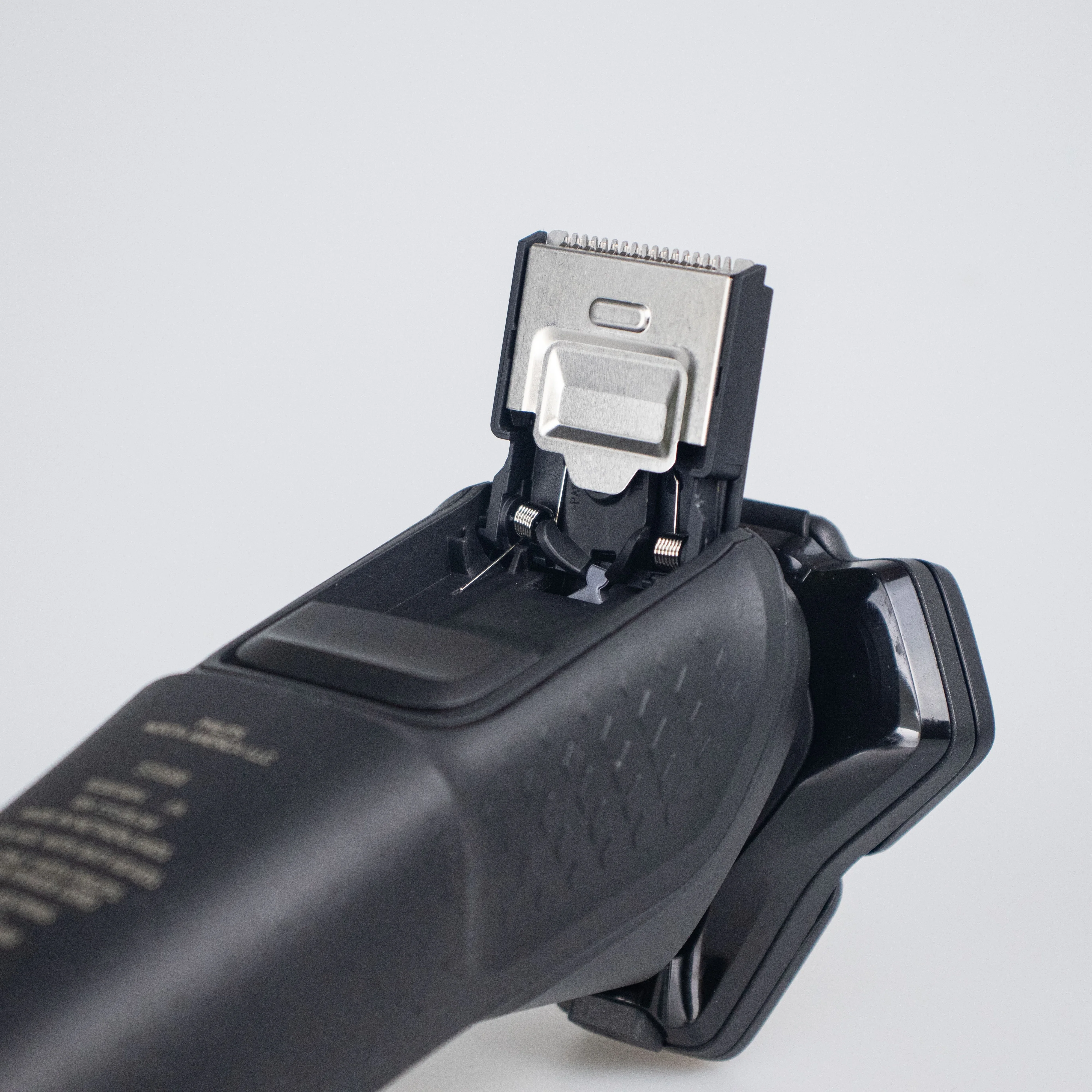 ماكينة حلاقة فيليبس نوريلكو سلسلة 5000 S5588، شفرات ستيل بريسيجن #4