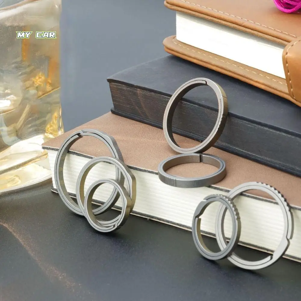 

Portable Titanium Alloy Keychain Buckle Stylish Hard Carabiner Keychain Strong Simple Split Keychain Ring Connecting Clasps