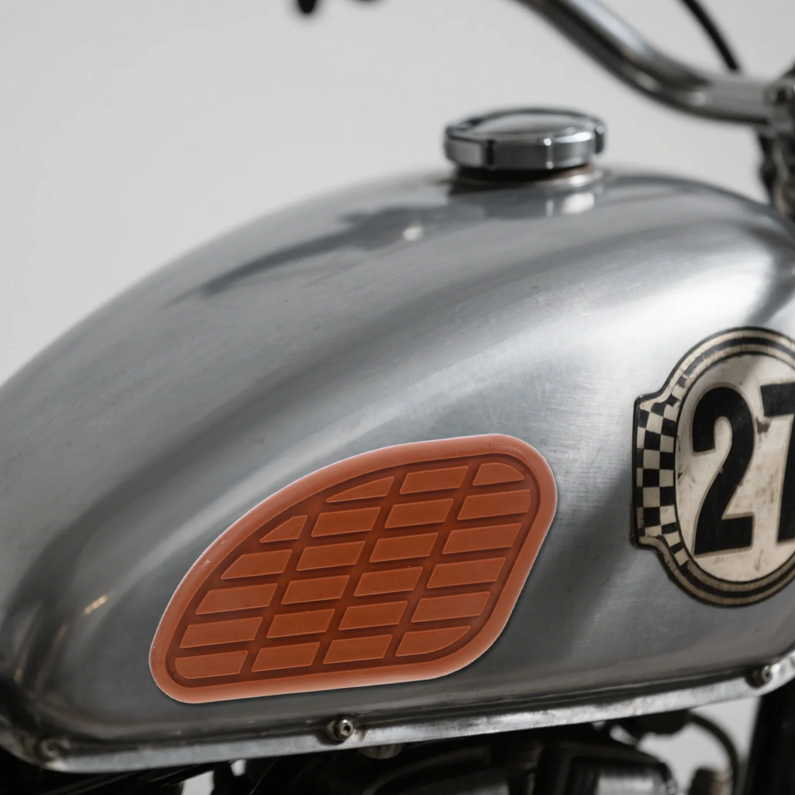 

2Pcs Motorcycle Gas Tank Pad Retro Side Stickers Easy Apply Durable Fuel Tank Protector Decals Car Gas Cap Sticker